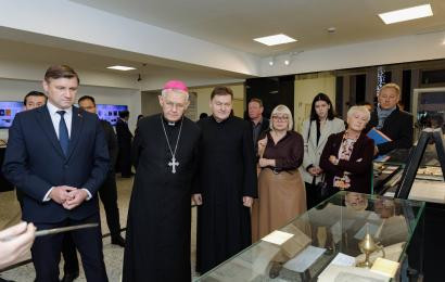 «Әлемнің діни дәстүрлерінің баға жетпес қазыналары» көрмесі