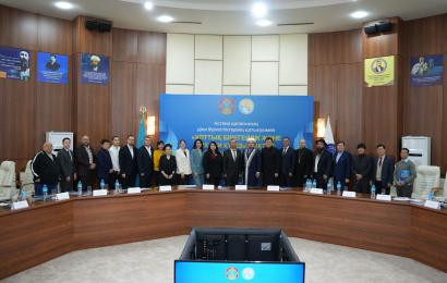 «Ұлттық бірегейлік және рухани құндылықтар: Тәуелсіздік жағдайында дамудың жаңа бағыттары» атты дөңгелек үстел