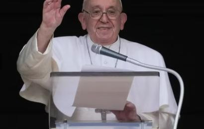 Pope heads to Kazakh interfaith congress, without patriarch