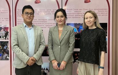 Орталықтың басқарма төрайымының Халықаралық Баhаи қауымдастығы өкілдерімен кездесуі