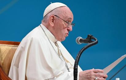 Әйел мен әлемге бірдей қамқорлық көрсетуіміз керек – Рим папасы