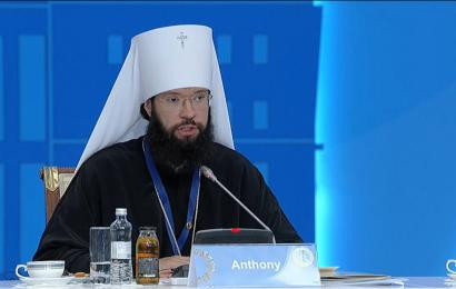 Әлемдік діндер лидерлерінің съезінде Волоколамск митрополиті Антоний патриарх Кириллдің орнына сөз сөйледі