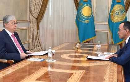 Глава государства принял Председателя Сената Парламента Маулена Ашимбаева